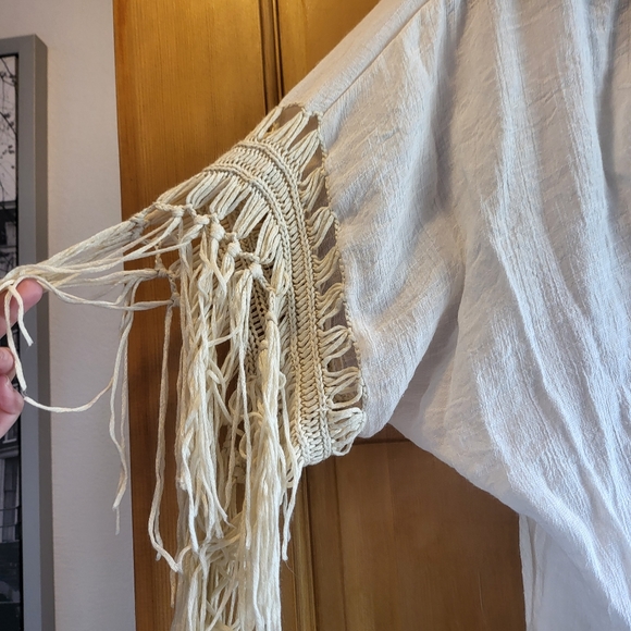 Rebellion Ivory Kimono with Fringe & Detailing - Picture 10 of 13